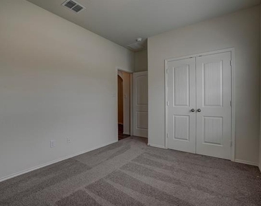 454 Stuart Lane - Photo Thumbnail 16
