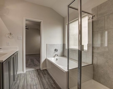 454 Stuart Lane - Photo Thumbnail 13