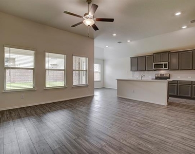 454 Stuart Lane - Photo Thumbnail 3