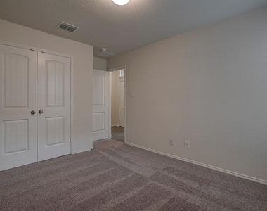 454 Stuart Lane - Photo Thumbnail 19