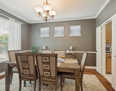 10017 Links Fairway Drive - Photo Thumbnail 2