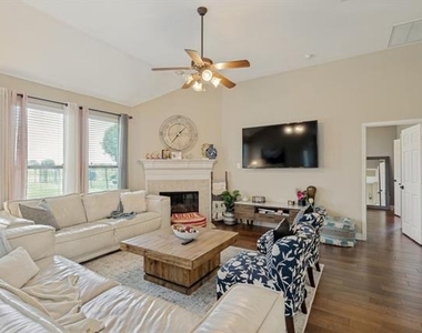 10017 Links Fairway Drive - Photo Thumbnail 3