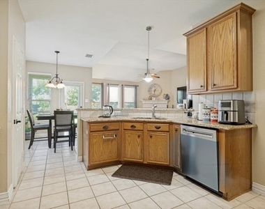 10017 Links Fairway Drive - Photo Thumbnail 6