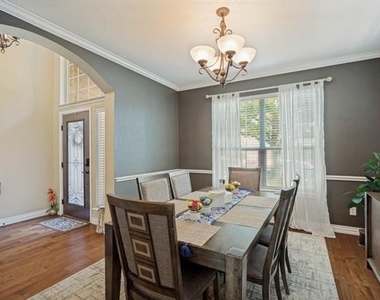 10017 Links Fairway Drive - Photo Thumbnail 1