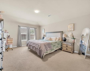 1820 Christopher Creek Drive - Photo Thumbnail 18