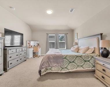 1820 Christopher Creek Drive - Photo Thumbnail 19