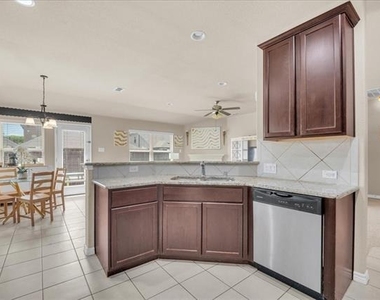 1820 Christopher Creek Drive - Photo Thumbnail 7