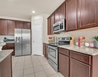 1820 Christopher Creek Drive - Photo Thumbnail 10