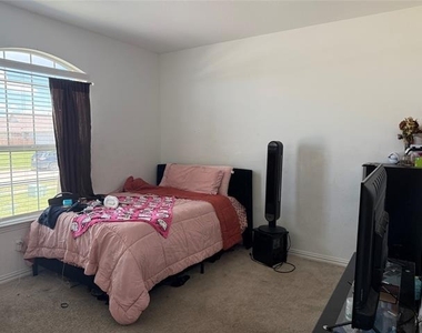5507 Cavalcade Court - Photo Thumbnail 9