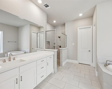 2521 Hampstead Lane - Photo Thumbnail 13