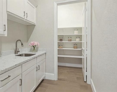 2521 Hampstead Lane - Photo Thumbnail 9