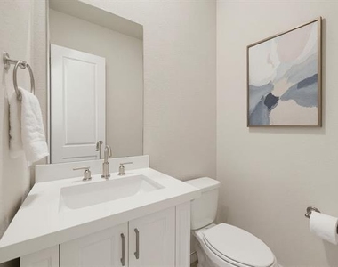 2521 Hampstead Lane - Photo Thumbnail 18