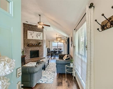 627 Meadowbrook Street - Photo Thumbnail 2