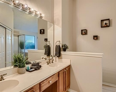 627 Meadowbrook Street - Photo Thumbnail 13