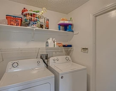 627 Meadowbrook Street - Photo Thumbnail 22