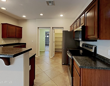 17573 W Lundberg Street - Photo Thumbnail 3