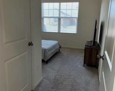 1725 Escondido Drive - Photo Thumbnail 15
