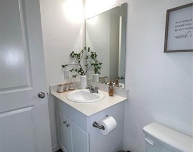 1725 Escondido Drive - Photo Thumbnail 13