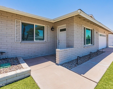 2033 E Harvard Drive - Photo Thumbnail 2