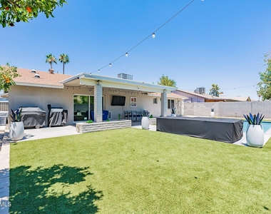 2033 E Harvard Drive - Photo Thumbnail 25