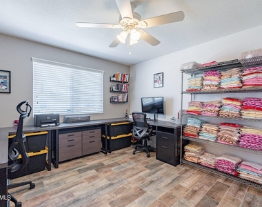 2033 E Harvard Drive - Photo Thumbnail 17