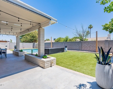 2033 E Harvard Drive - Photo Thumbnail 26