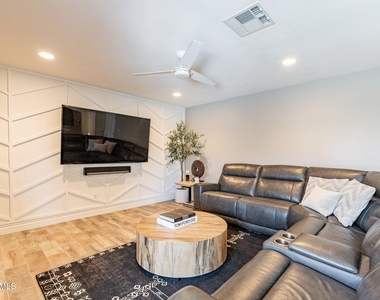 2033 E Harvard Drive - Photo Thumbnail 10