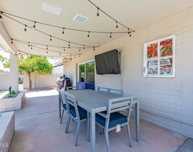 2033 E Harvard Drive - Photo Thumbnail 27