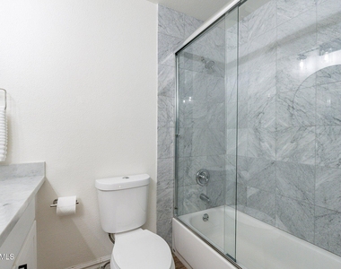 2033 E Harvard Drive - Photo Thumbnail 16