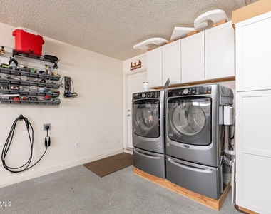 2033 E Harvard Drive - Photo Thumbnail 29