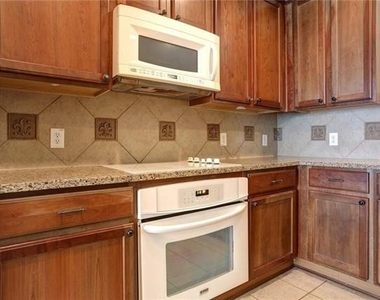 13393 Mondovi Drive - Photo Thumbnail 9