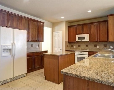 13393 Mondovi Drive - Photo Thumbnail 7