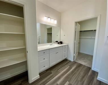 8248 Muscovy Drive - Photo Thumbnail 13