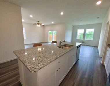 8248 Muscovy Drive - Photo Thumbnail 2