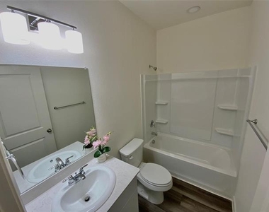 8248 Muscovy Drive - Photo Thumbnail 10