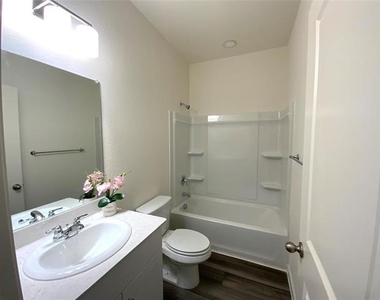 8248 Muscovy Drive - Photo Thumbnail 9