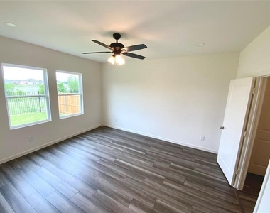 8248 Muscovy Drive - Photo Thumbnail 6