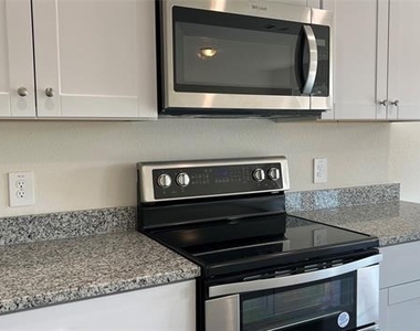 702 Camden Drive - Photo Thumbnail 13