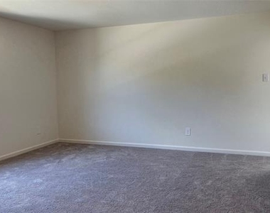 702 Camden Drive - Photo Thumbnail 21