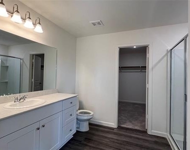 702 Camden Drive - Photo Thumbnail 18