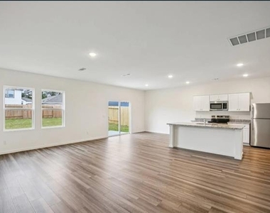 400 Valley View Drive - Photo Thumbnail 5