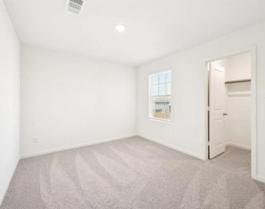 400 Valley View Drive - Photo Thumbnail 7