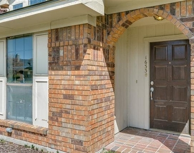 1633 San Francisco Street - Photo Thumbnail 2