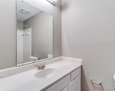1633 San Francisco Street - Photo Thumbnail 21