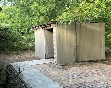 1234 S Brazos Street - Photo Thumbnail 8