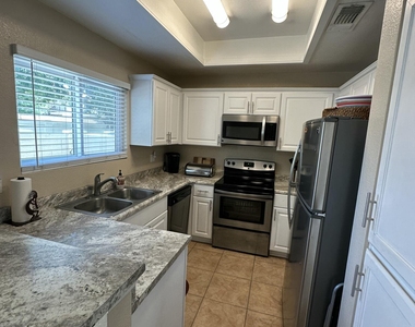 2941 N Oregon Street - Photo Thumbnail 6