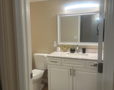2941 N Oregon Street - Photo Thumbnail 10