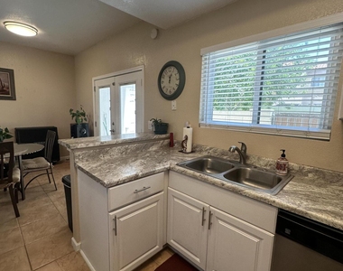 2941 N Oregon Street - Photo Thumbnail 7