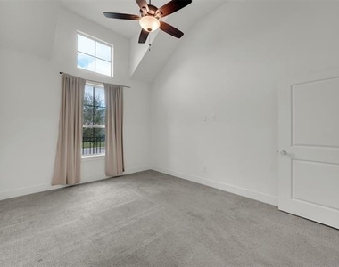 2717 Garden Gate Lane - Photo Thumbnail 14