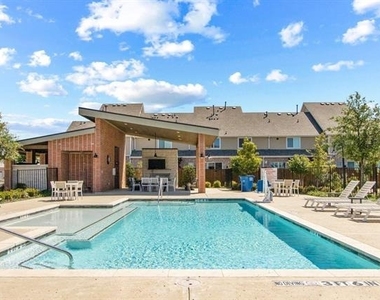 2717 Garden Gate Lane - Photo Thumbnail 33